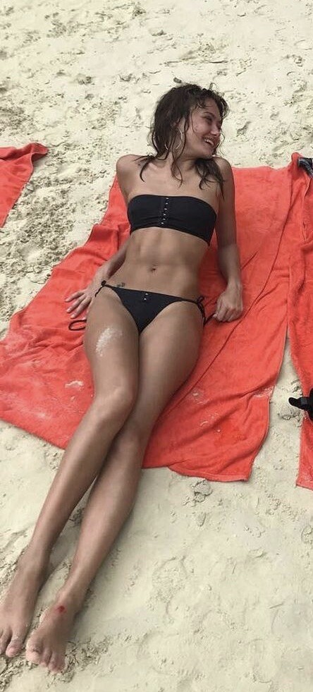 carly chaffey add Ella Purnell Hot photo