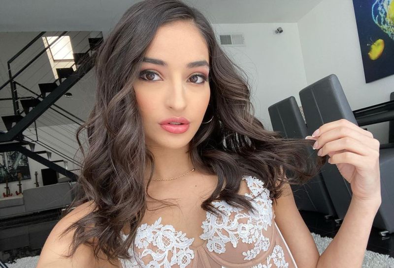 chester soomiyol add Emily Willis First Video photo