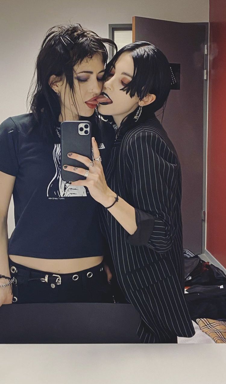 diane bullard add Emo Lesbian Strapon photo