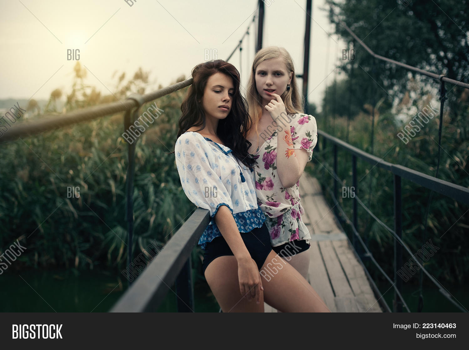 belinda jane mills add Exxxtra Small Lesbians photo