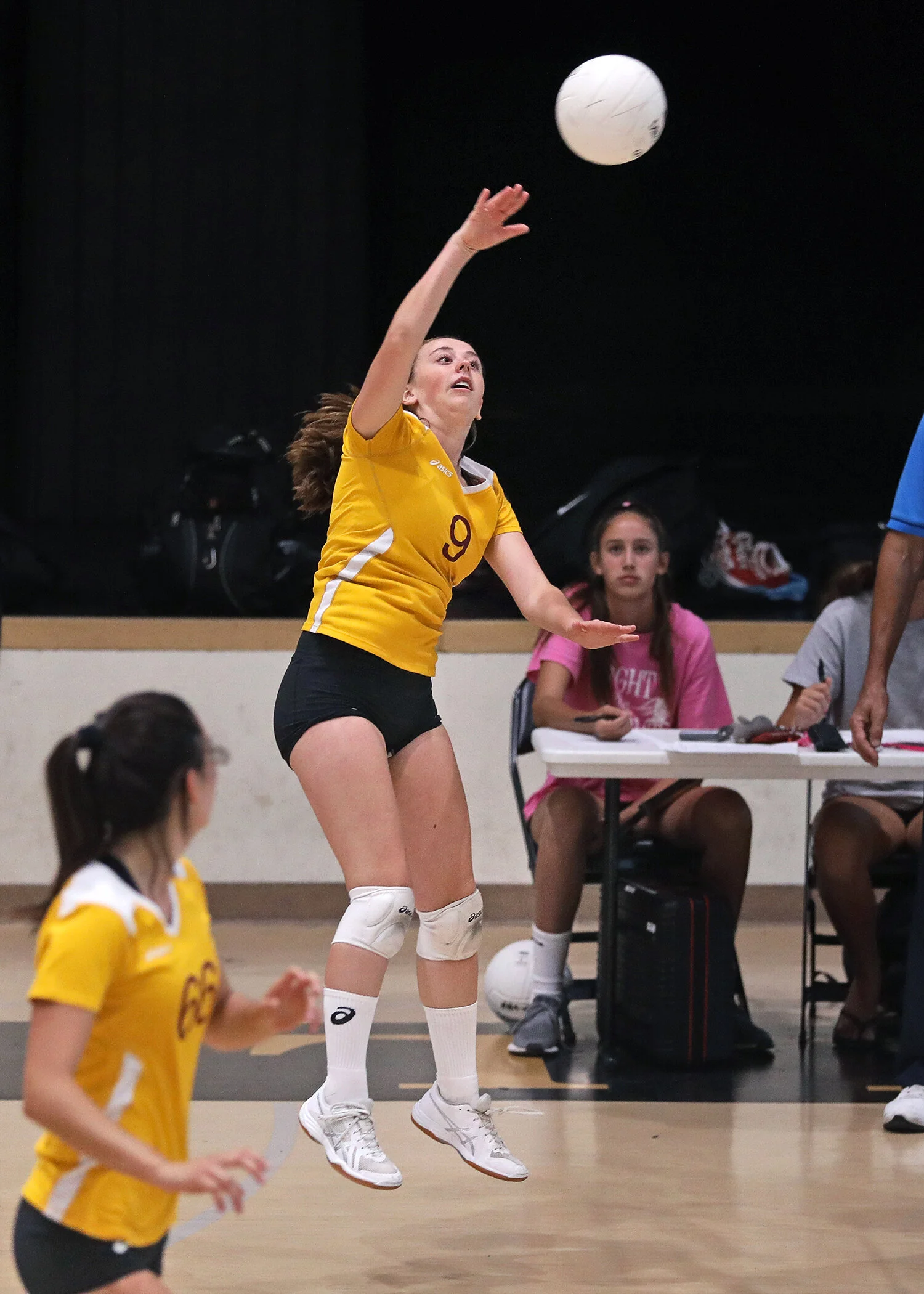 dot moore add Volleyball Creepshots photo