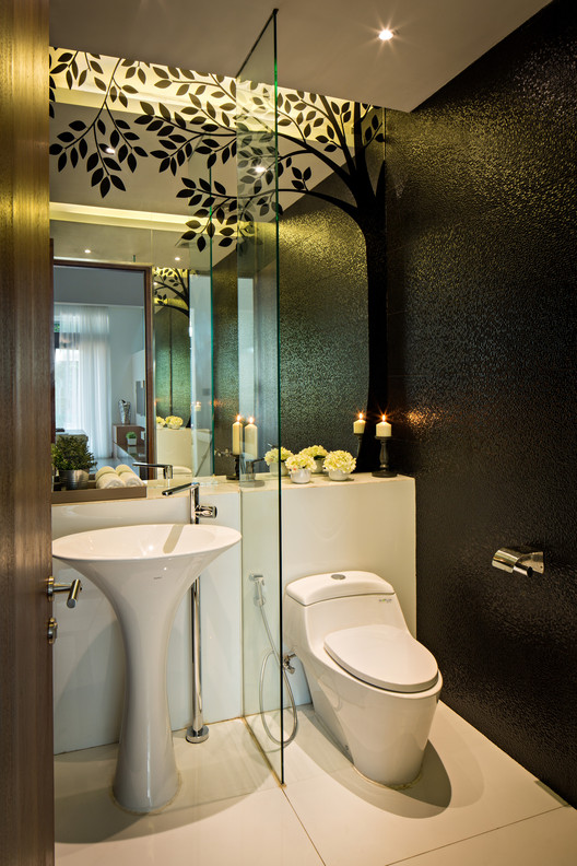 dani levin add Bathroom Dp photo