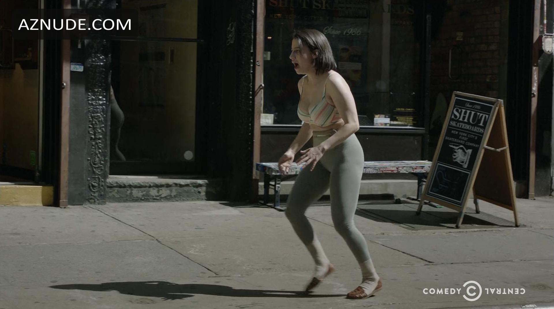 cami vargas add Ilana Glazer Naked photo