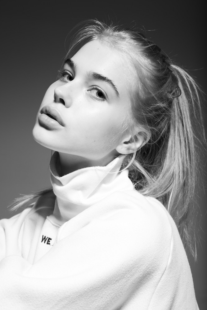 dang quoc khanh add Anna Zolotarenko photo