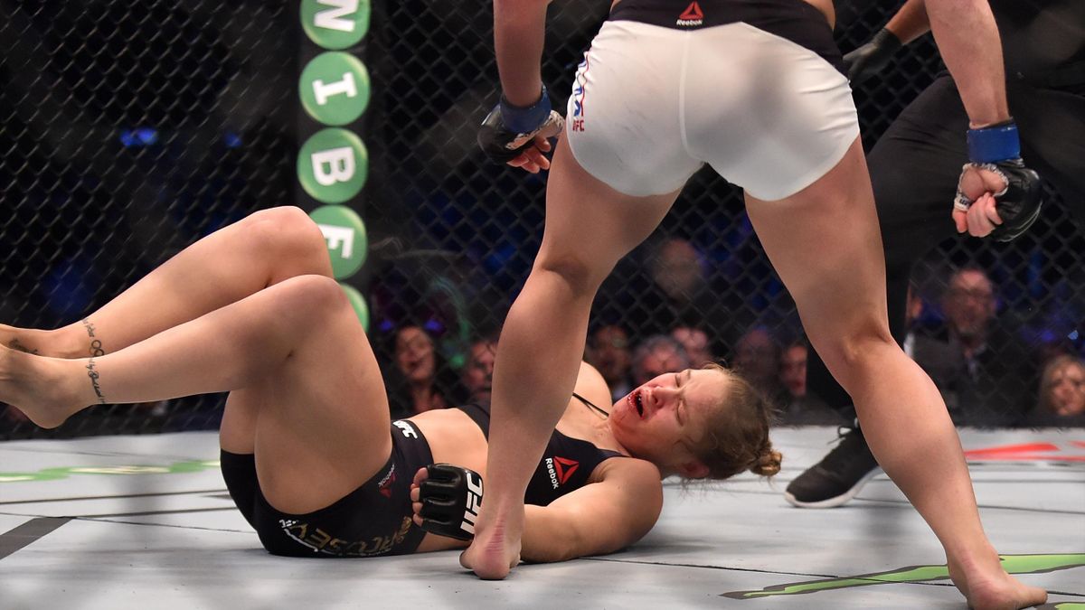 benita osborn add Ronda Rousey Booty photo