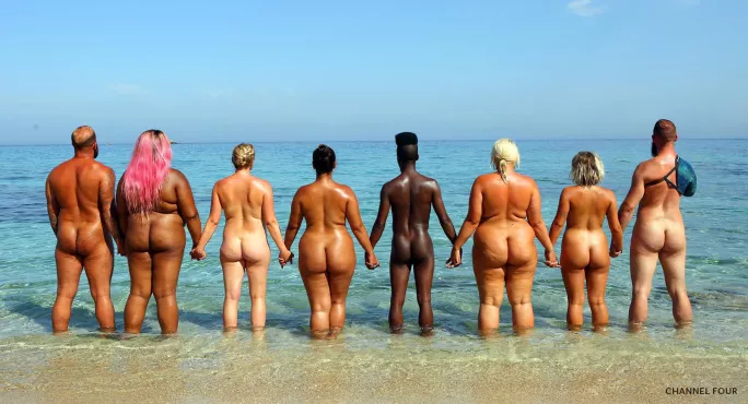 backiya lakshmi add Naked Familt photo