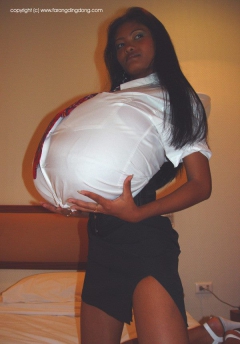 ali moti add Farang Ding Dong Gai photo
