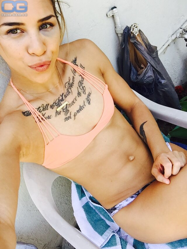 aniket mathesul add Brittany Curran Naked photo