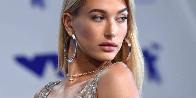 daouda mbaye add Hailey Baldwin Naked photo