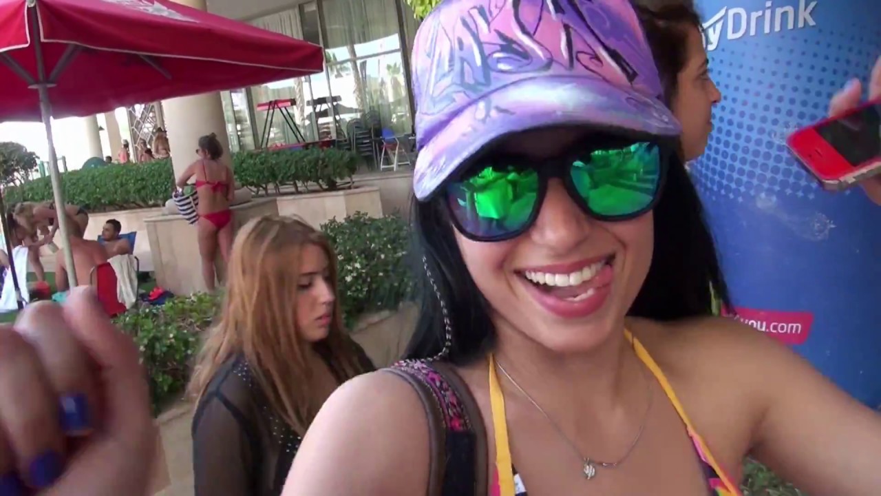 adri van biljon add Helenwaldorf Live Cam photo