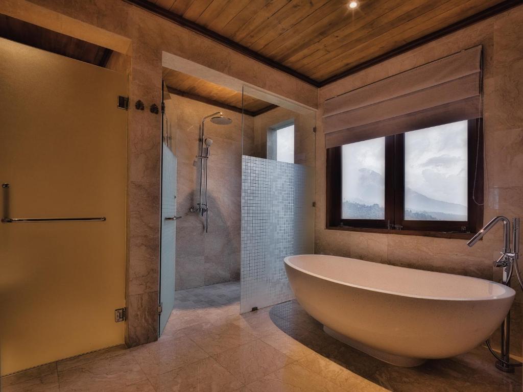 christine calderhead add Hidden Cam Bathtub photo