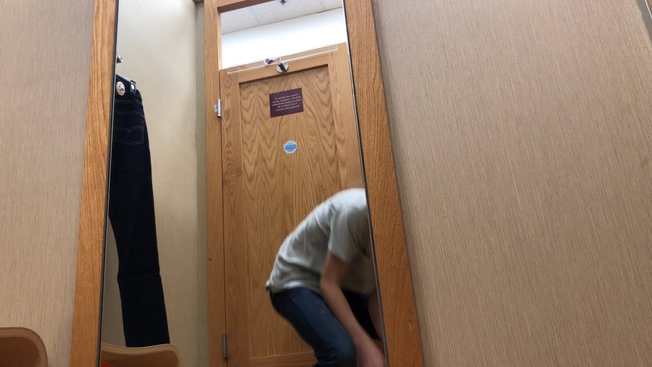 alonso merino add Hidden Camera Changing photo