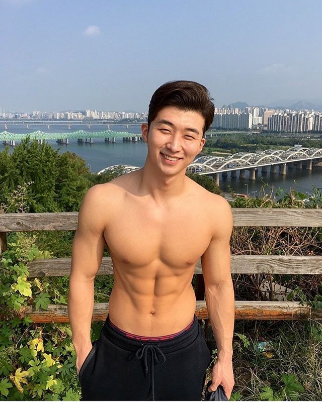charles nganga add Hothunk Korea photo
