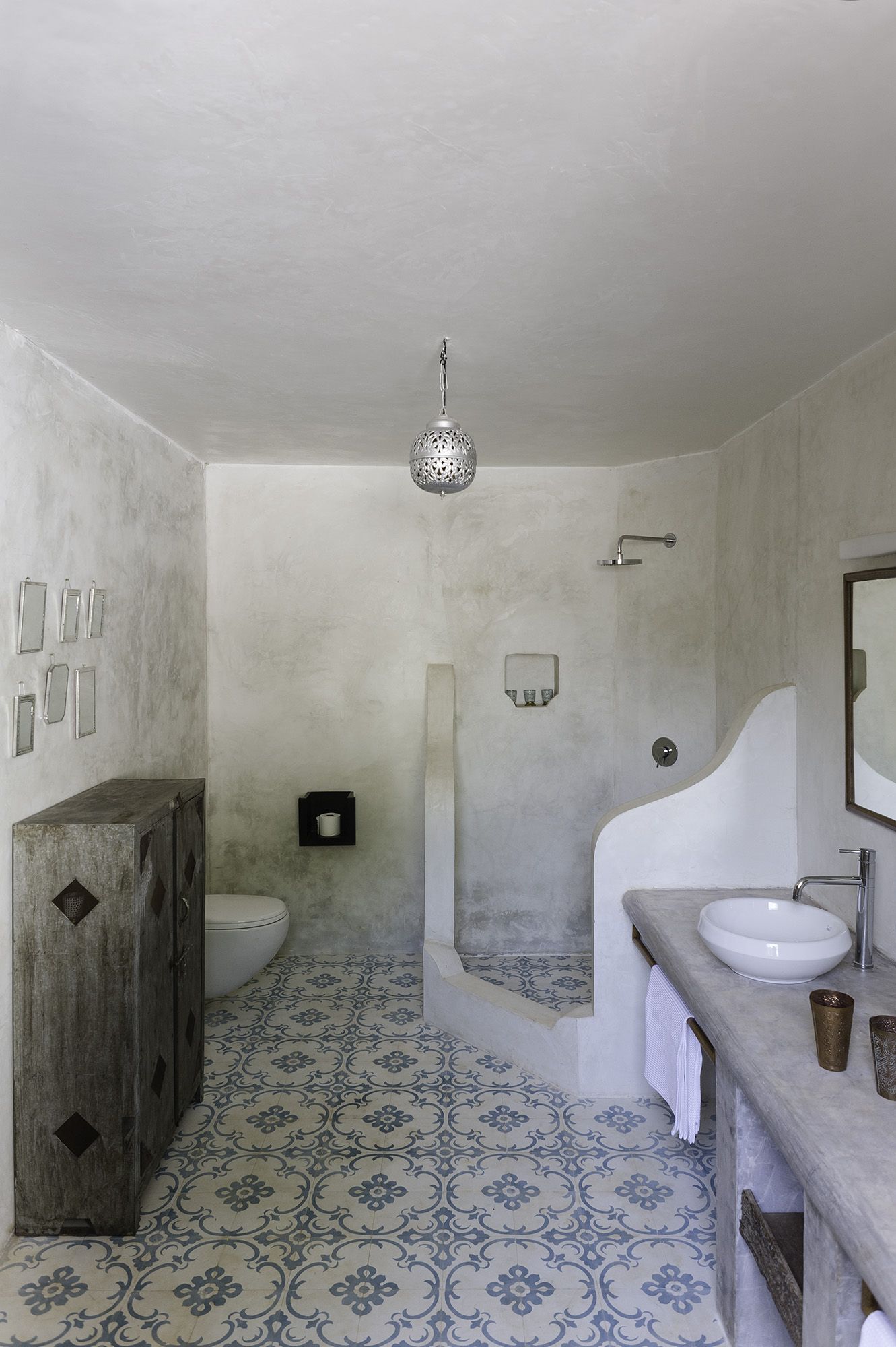 aulbrey fisher add Indian Bathroom Hidden photo