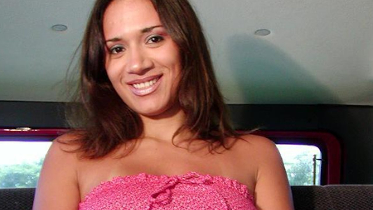 besim sallahi add Isabella Bang Bus photo