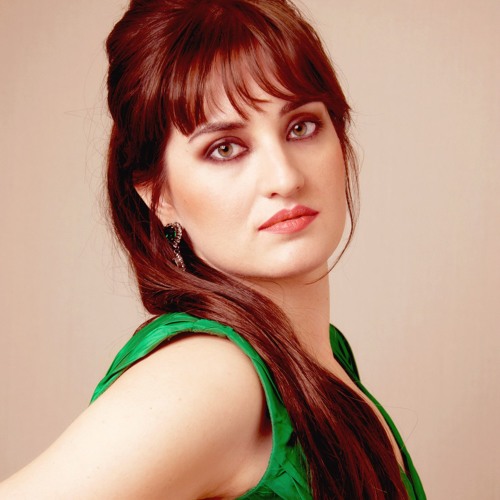 donna ress add Isabella Soprano photo