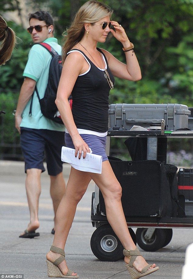 beth lagrange add Jennifer Aniston Up Skirt photo