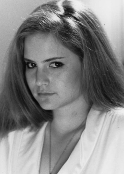 cherrie mullen add Jennifer Jason Leigh Bikini photo