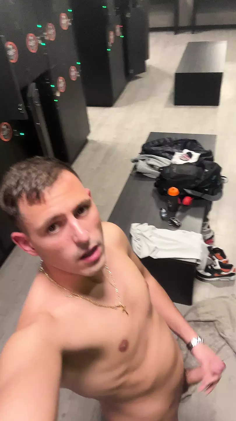 bubblez bubblez add Jerking Off In Locker Room photo