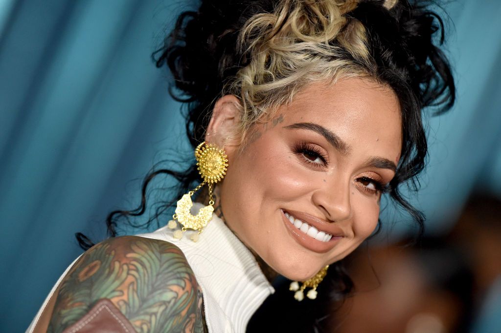 azhari ari add Kehlani Boobs photo