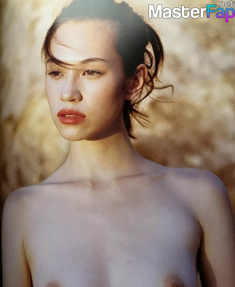 carlos fajardo add Kiko Mizuhara Nude photo