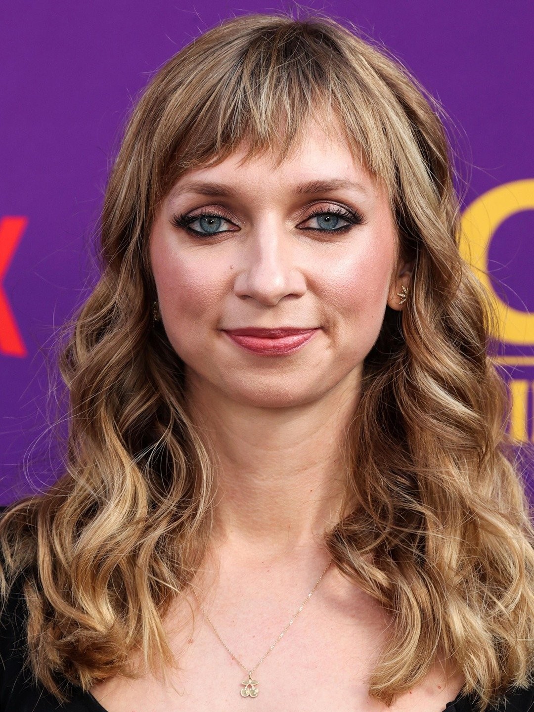 abdul qahhaar add Lauren Lapkus Sexy photo
