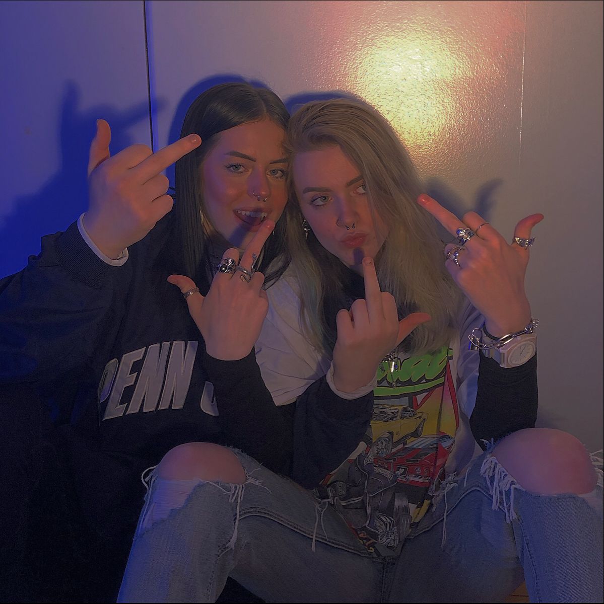 arin shapiro add Lesbian Teens Finger photo