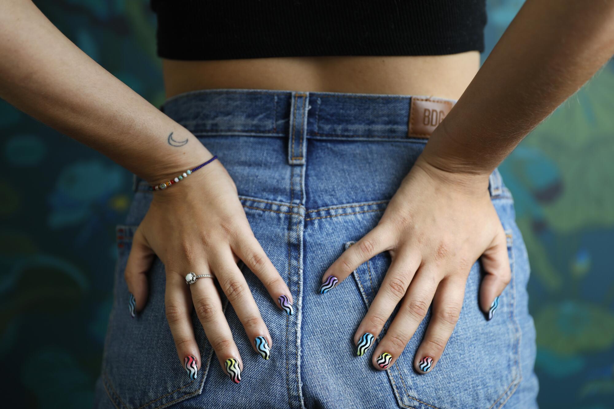 ahmed abuzahra add Lesbian Teens Finger photo