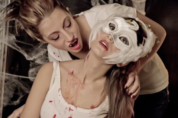 augusto menezes add Lesbian Vampire Feeding Porn photo