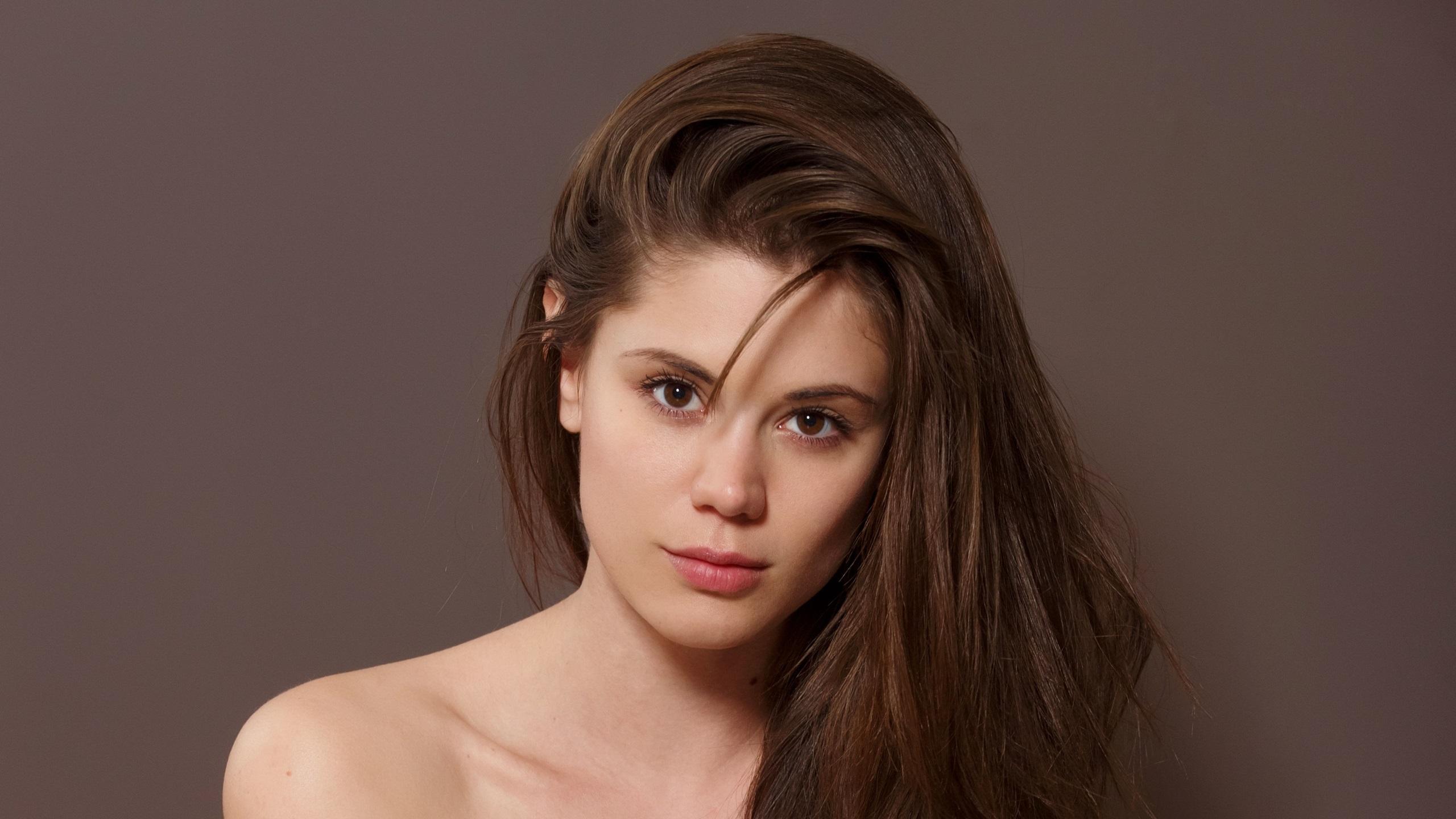 ali decker add Little Caprice Footjob photo
