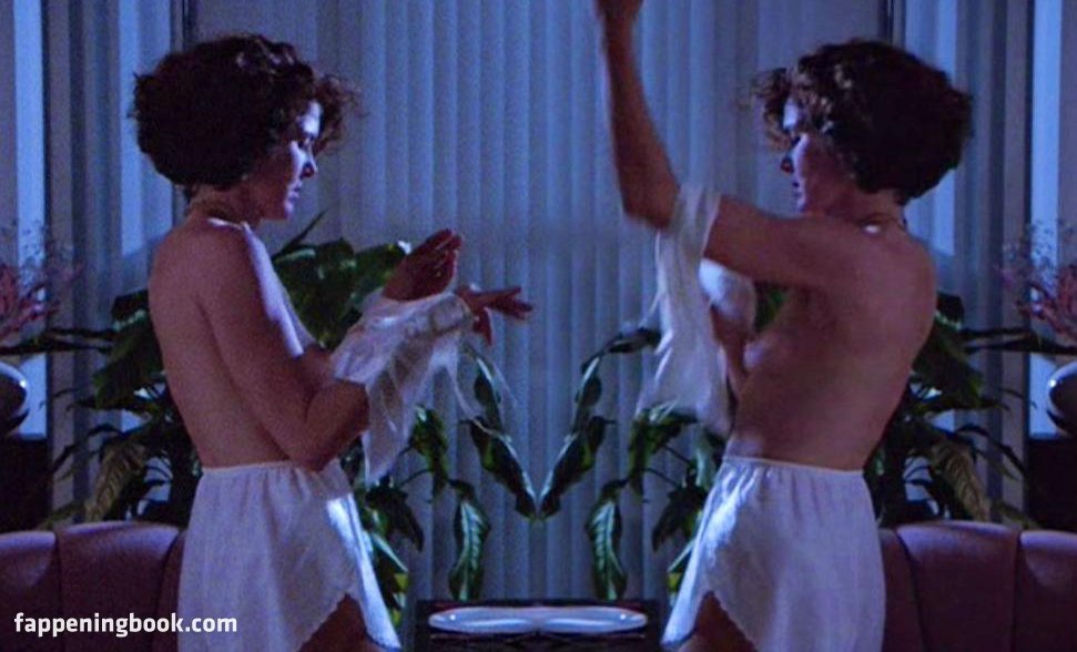 alejandro vigniero add Lois Chiles Nude photo