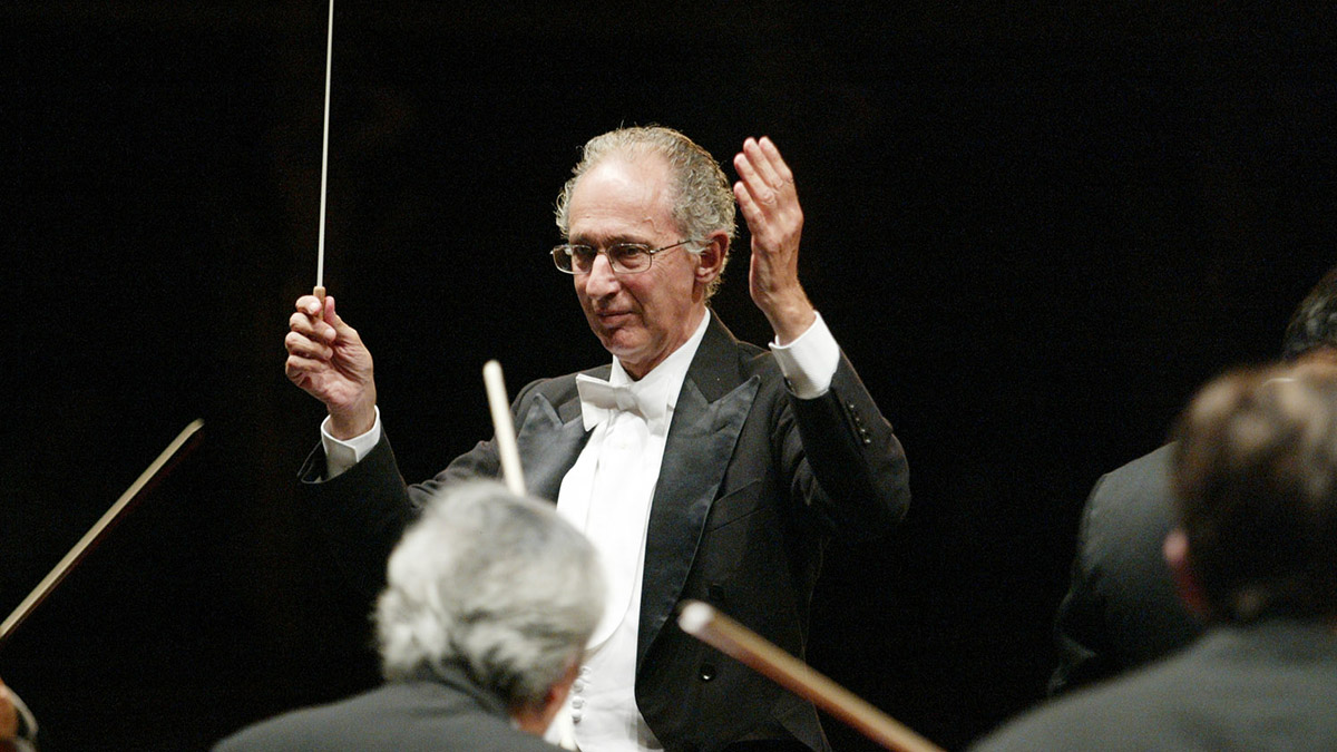 andre haymer add Maestro Claudio photo