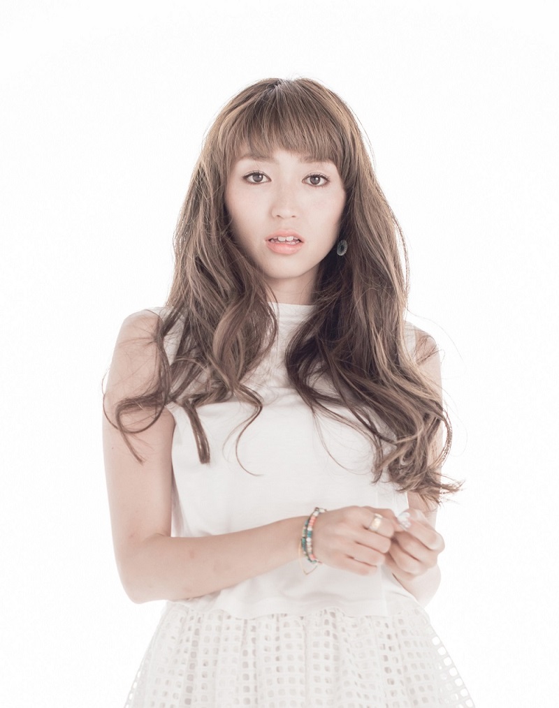 annie wise add Manami Ueno photo