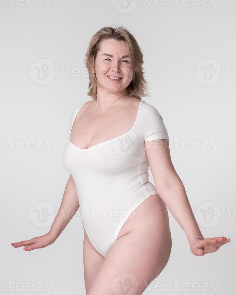 ameh sunday add Mature Woman Undressed photo