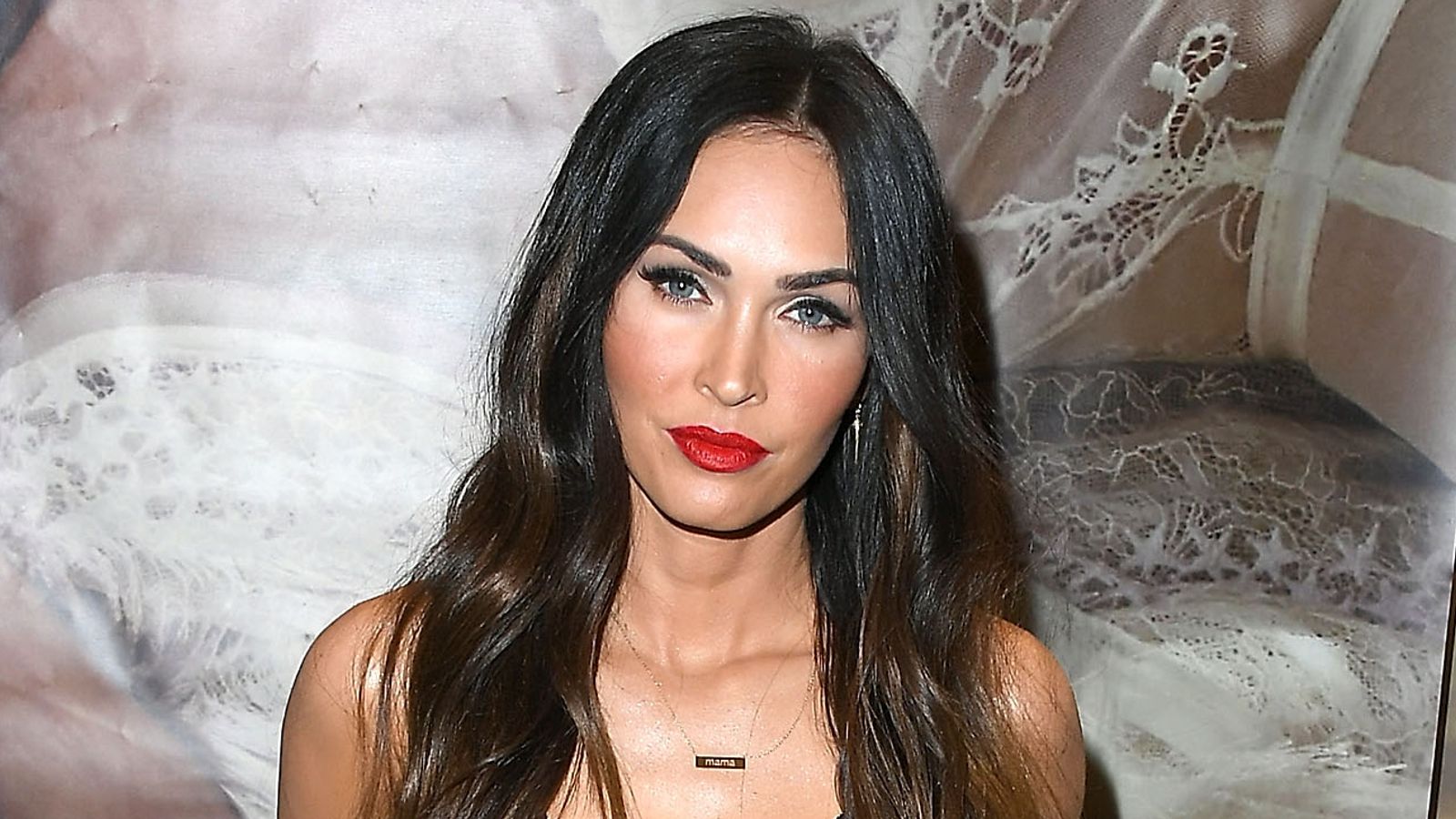 arul moly add Megan Fox Look Alike Porn photo