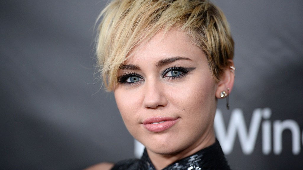 amanda vinuya add Miley Cyrus Pornography photo