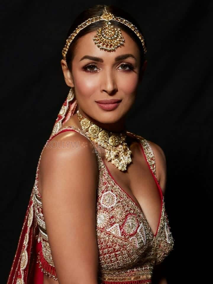 Milf Bollywood 9573