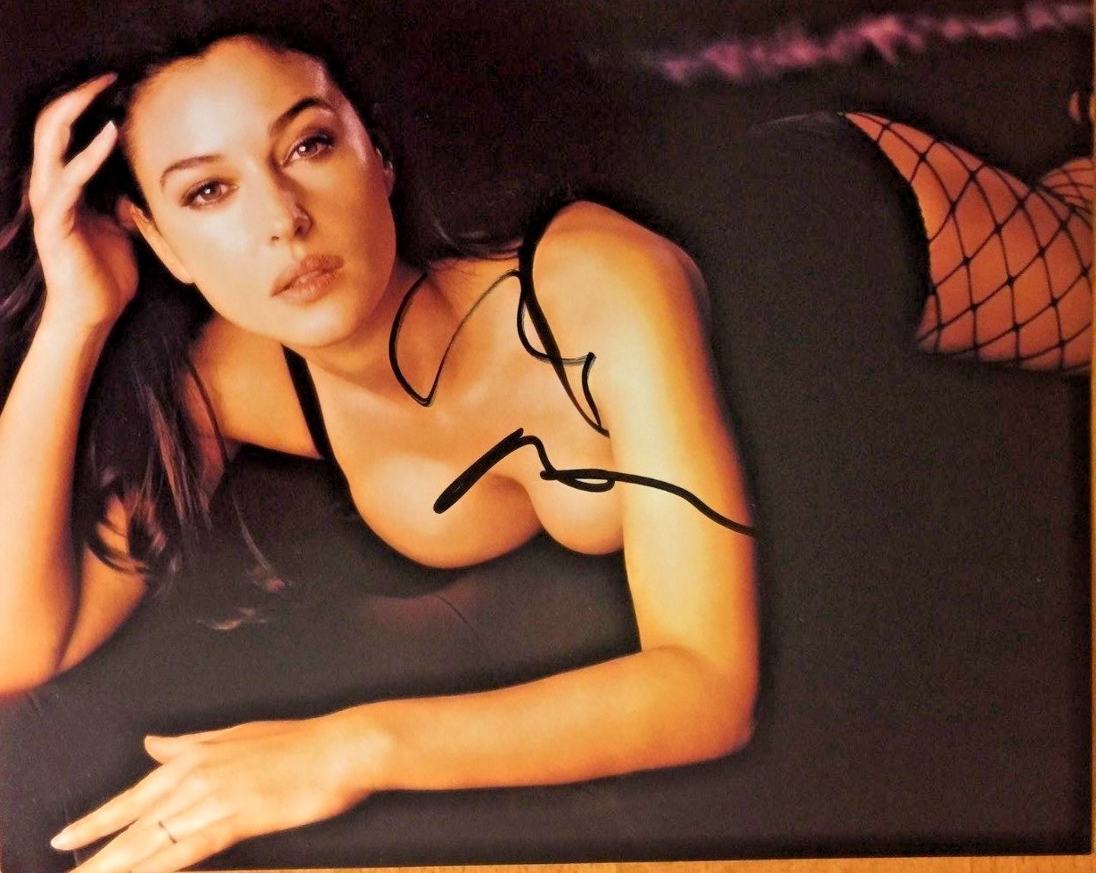 dean albright add Monica Belluci Tits photo