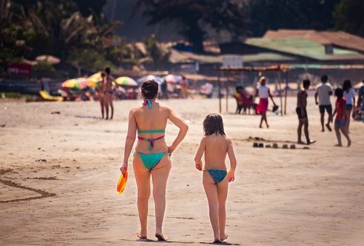 courtney riehl add Mothers And Daughters Nudists photo