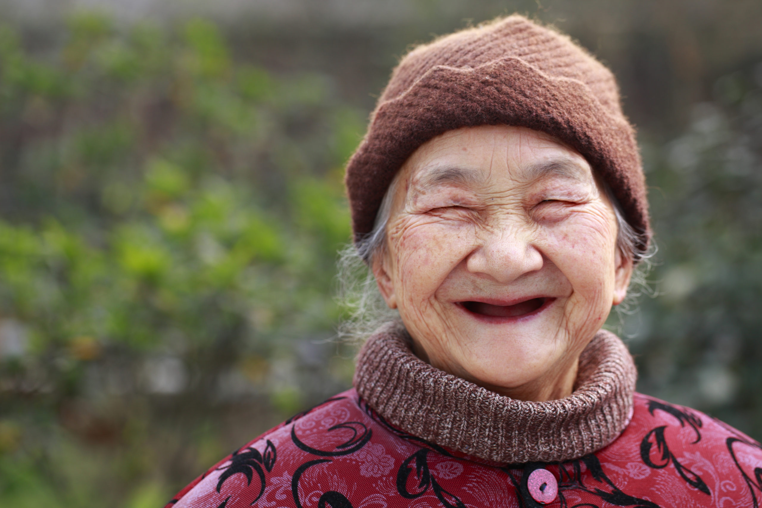 alba cerna add No Teeth Old Lady photo