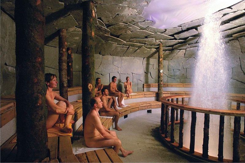 city by night add Nude In A Sauna photo