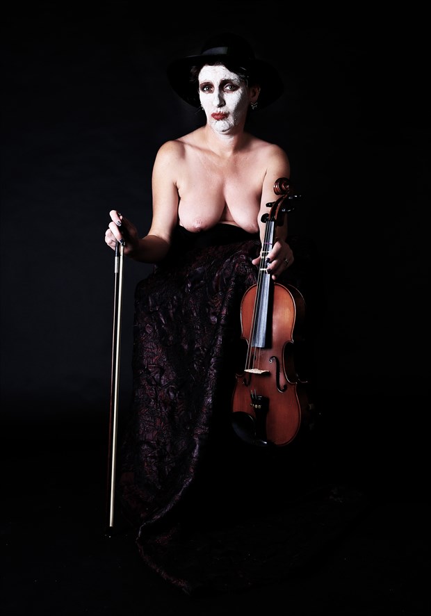 Nude Violin Playing 15461