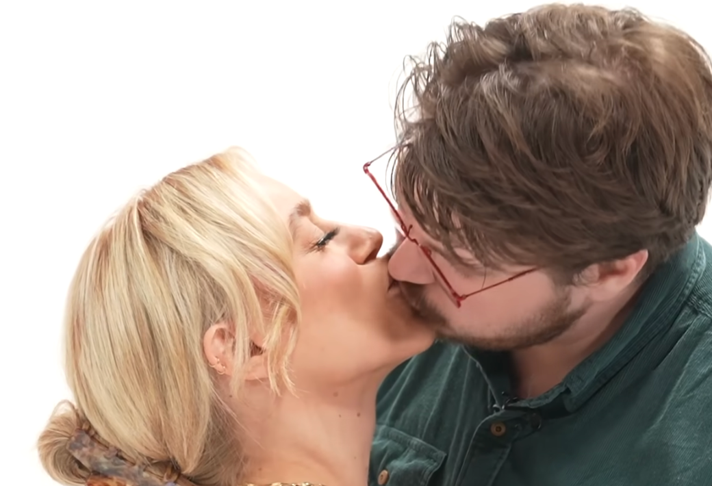 bob forester add Onlyfans Kissing photo