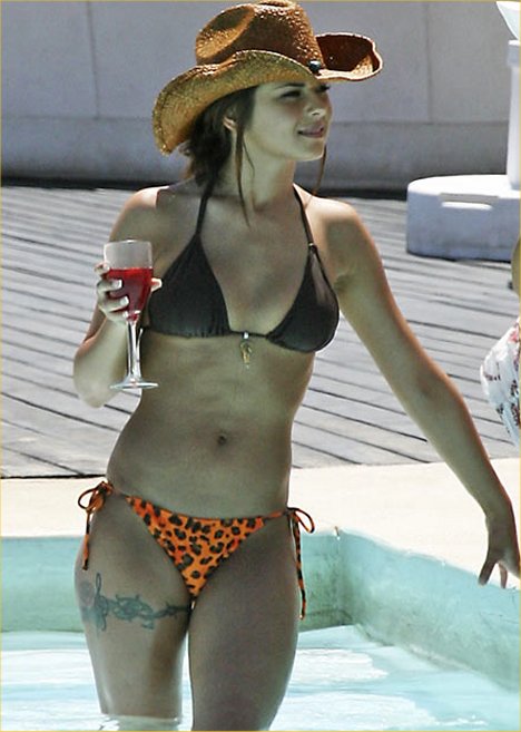 alana rene add Paula Abdul Butt photo