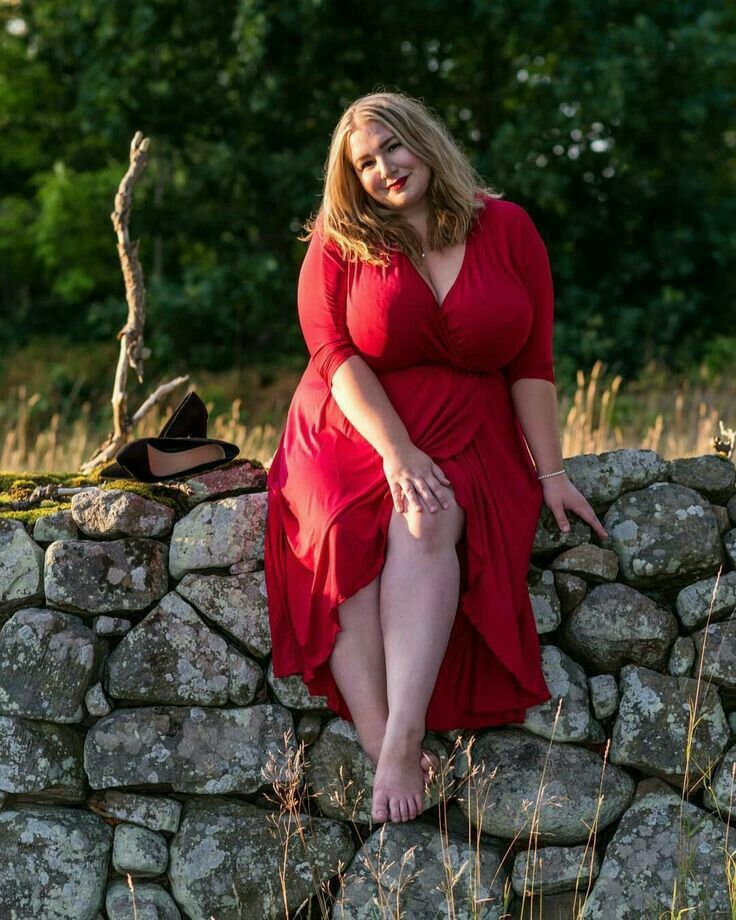 azatul akma add Plumper Tits photo