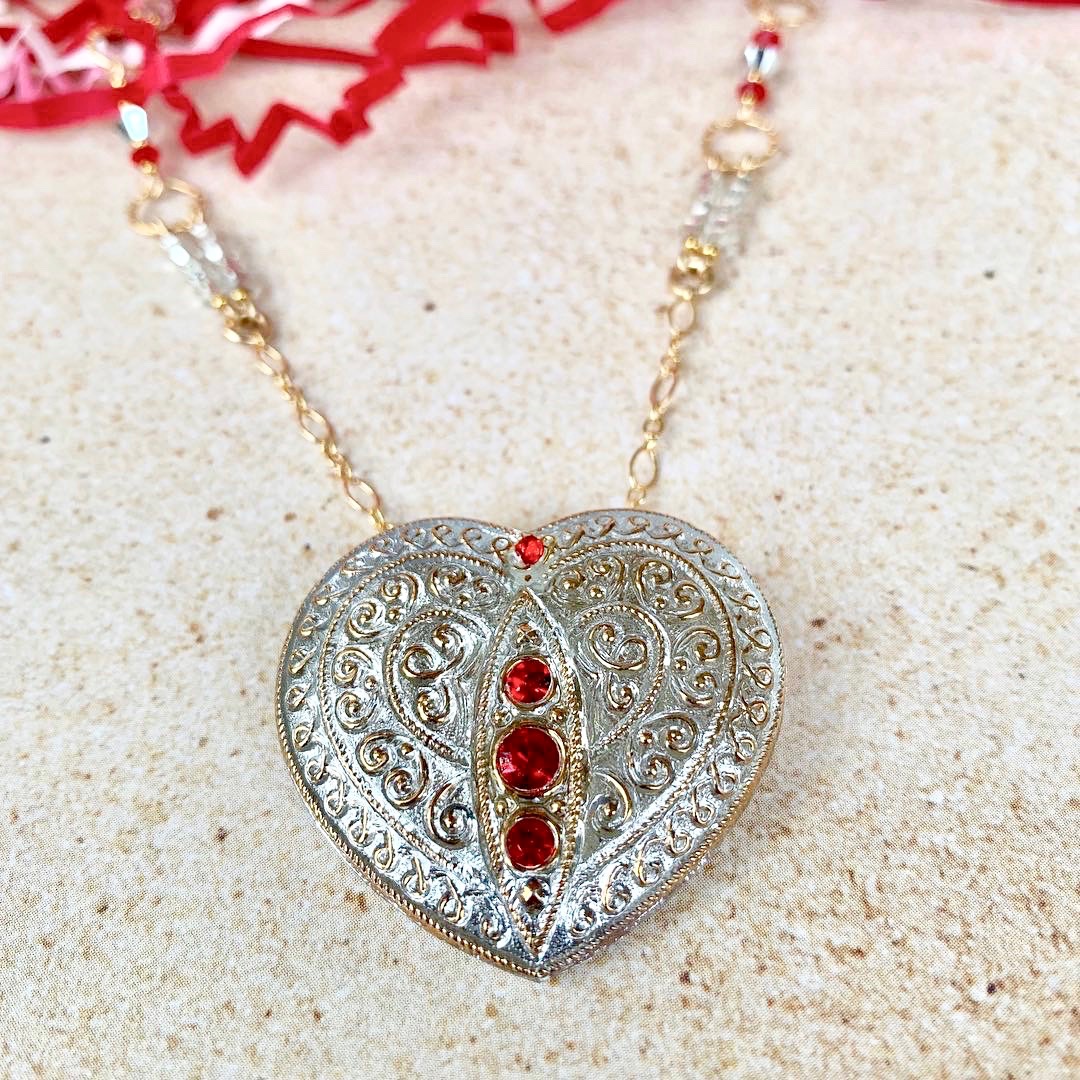 betty cipriano add Rose Monroe Valentina Jewels photo