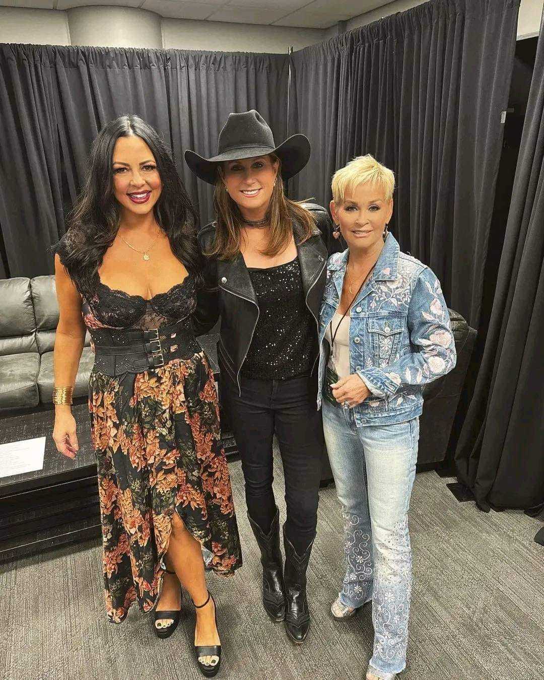 alda moreno add Sarah Evans Nude photo