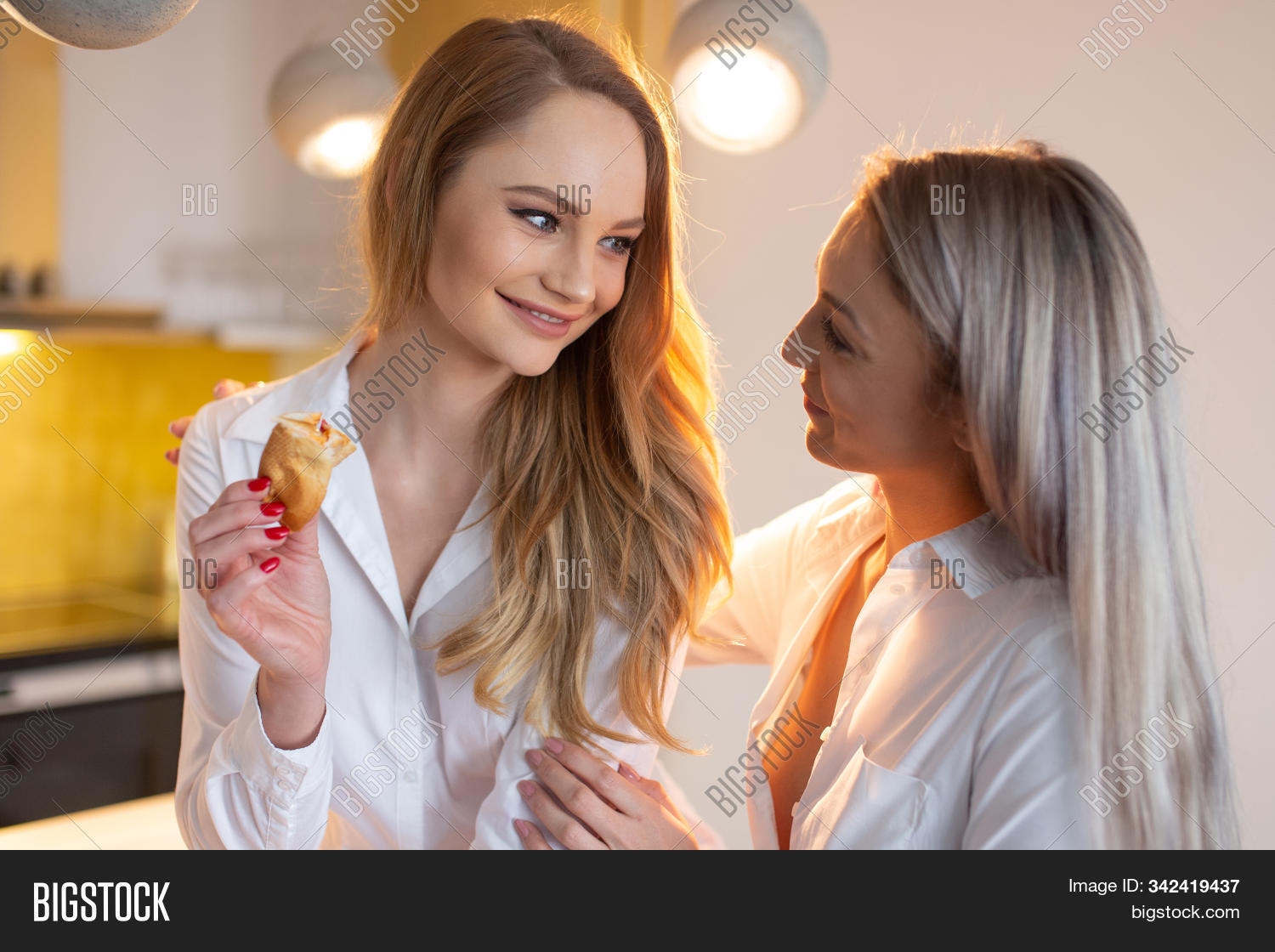 allison levin add Sexy Big Boobed Lesbians photo