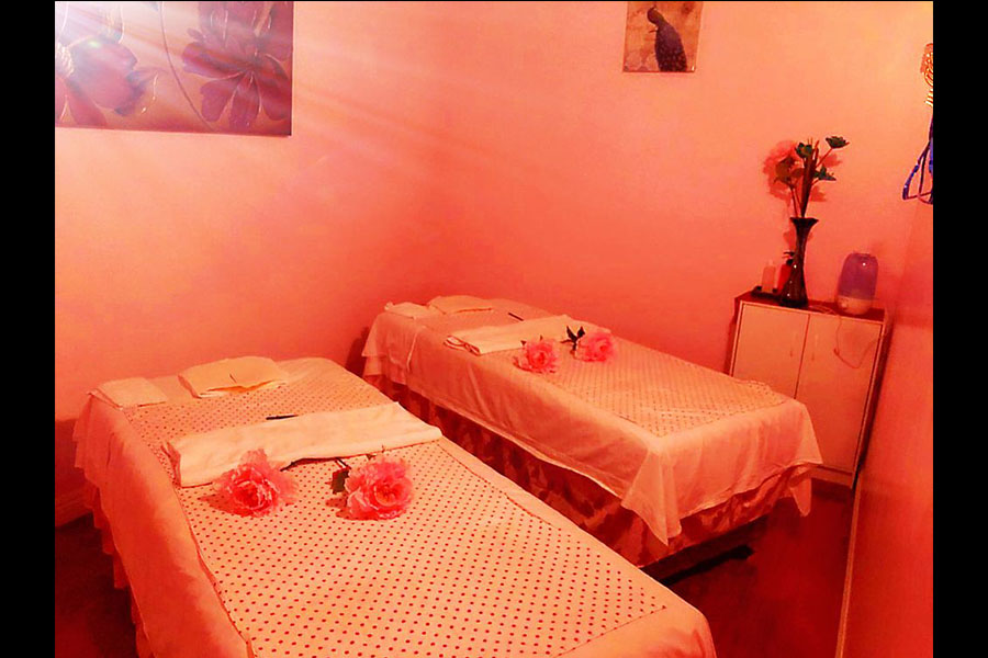 arsenio silva add Sheman Massage photo