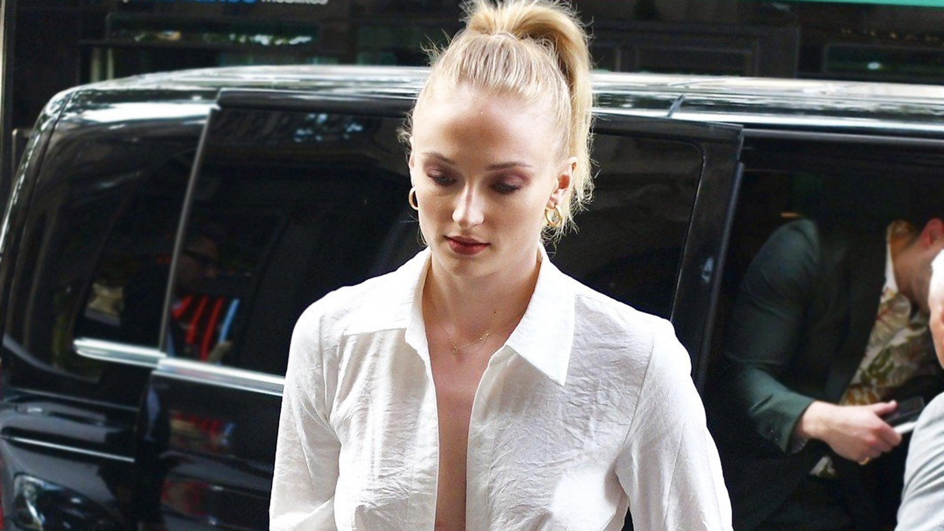amanda khor add Sophia Turner Hot photo